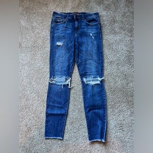 Women’s distressed Joe’s Jeans 27